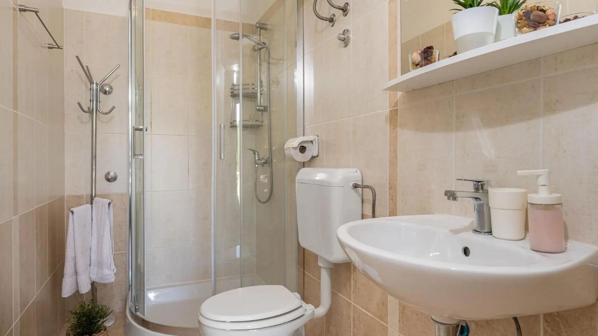 Apartments Leonardo Rabac