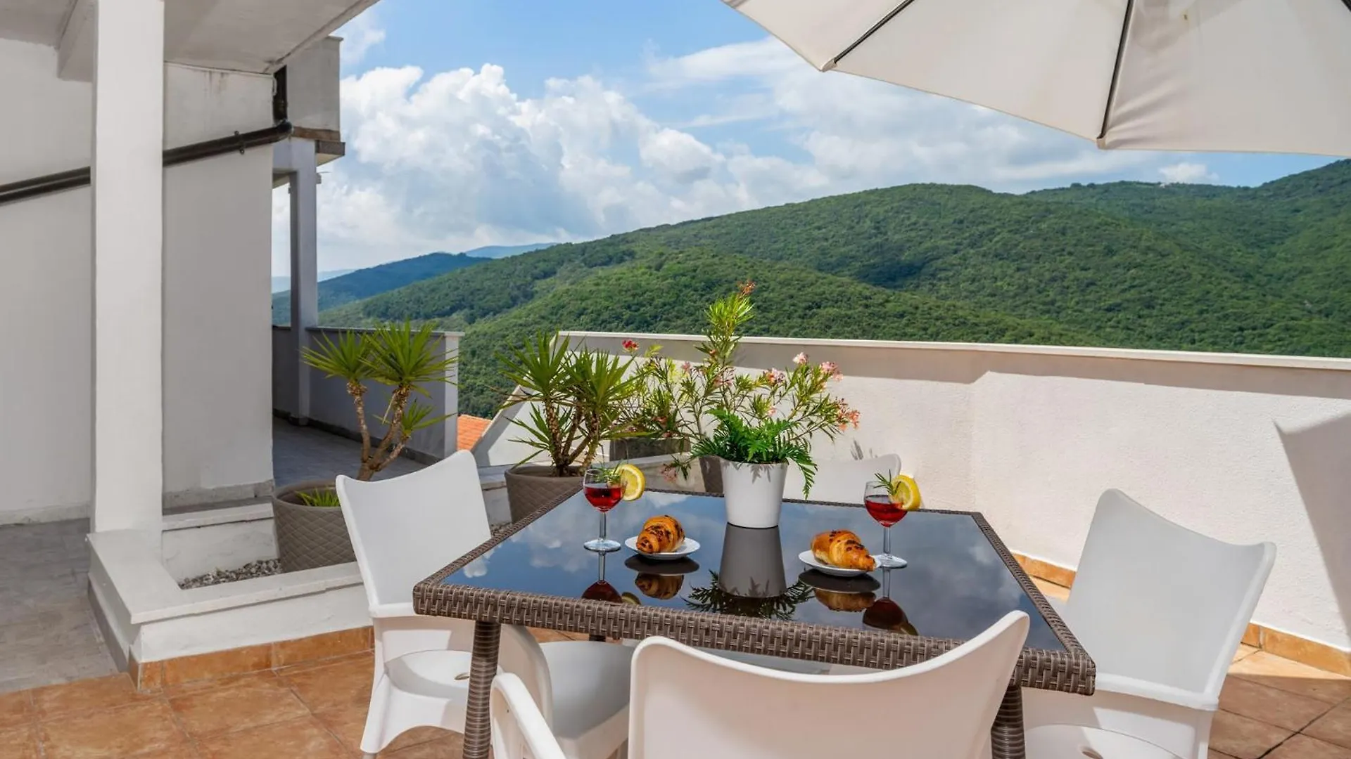 Apartments Leonardo Rabac