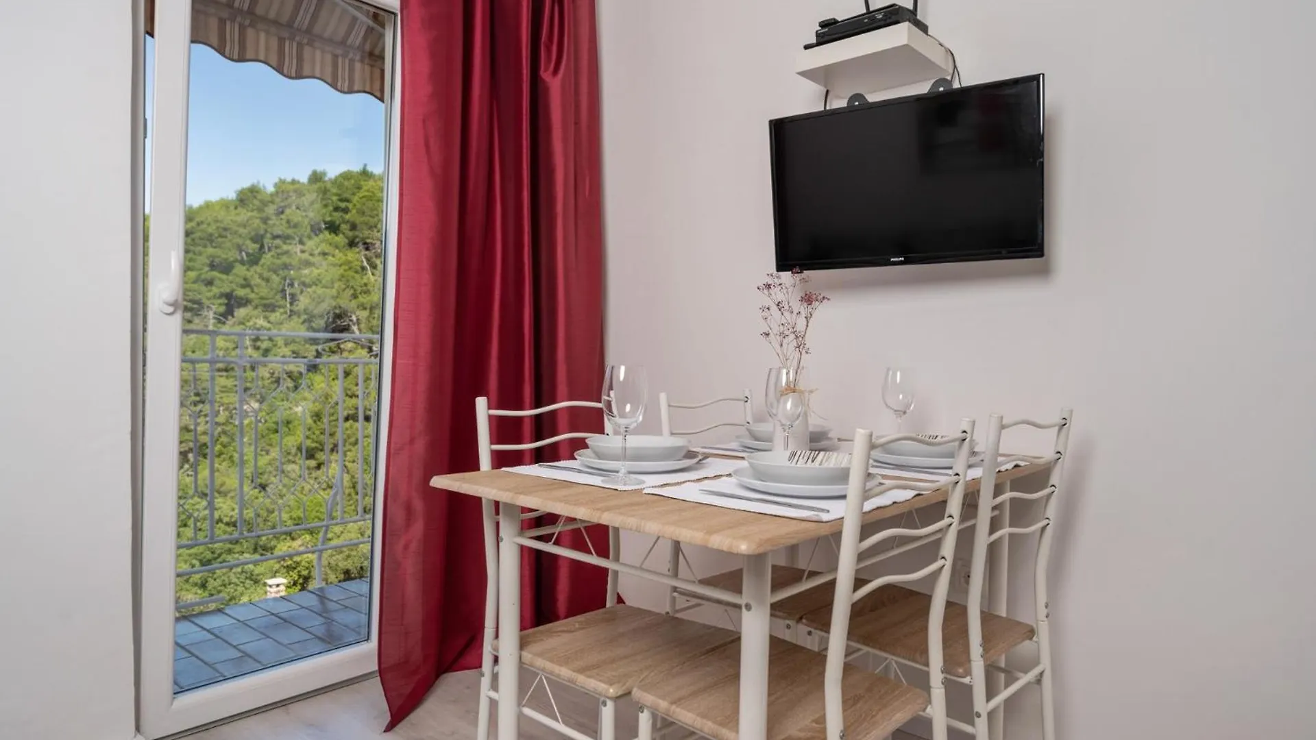 Apartments Leonardo Rabac